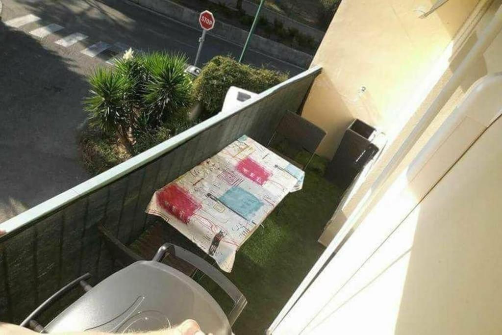 Studio 150M De La Plage La Seyne-sur-Mer Ngoại thất bức ảnh